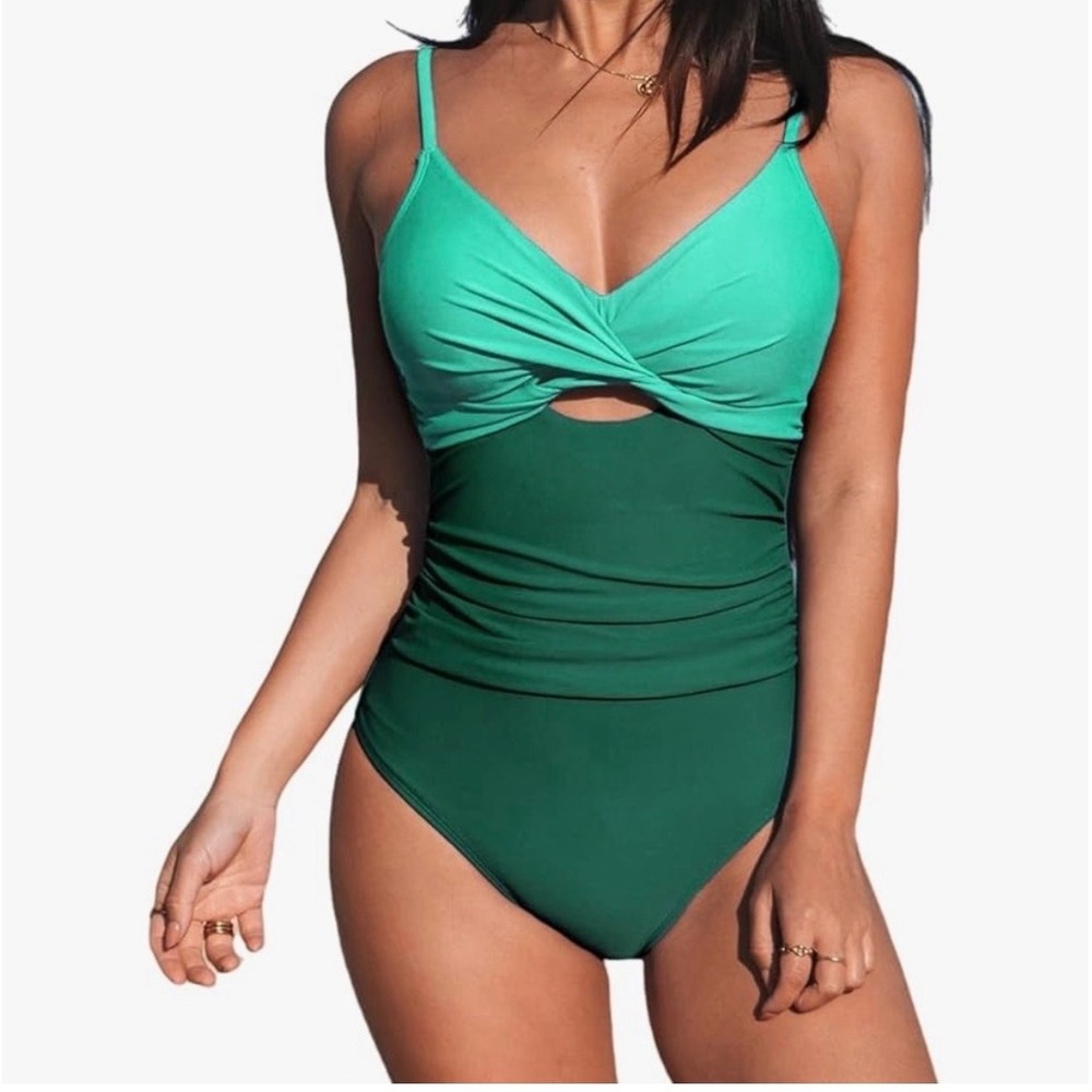 Cupshe Green Twist Front One Piece Swimsuit large color block new nwt